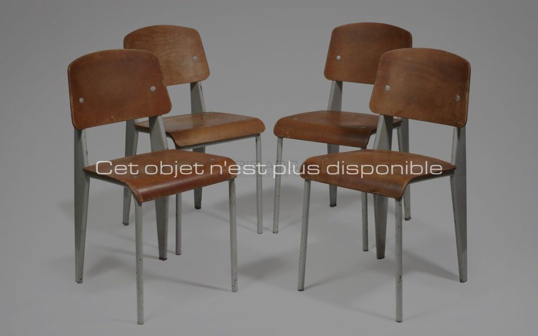 Quatre chaises standard, métal et chêne, circa 1944 | Jean Prouvé