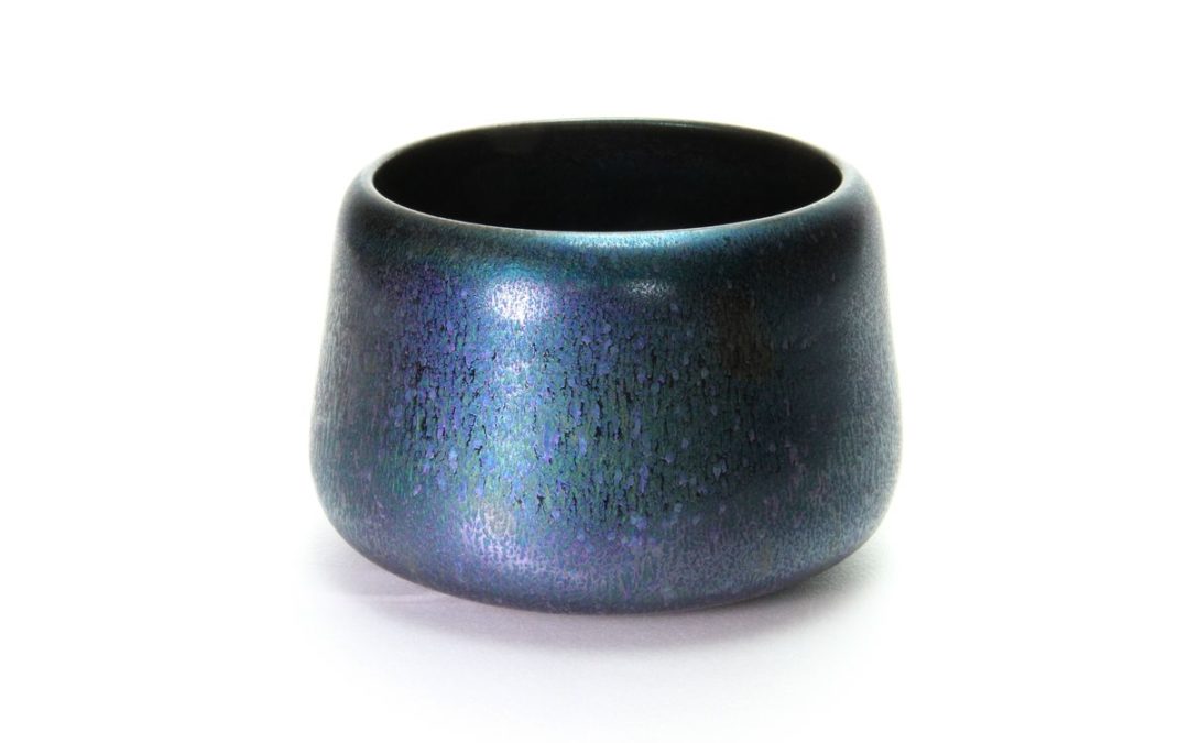 Iridescent black vase, 2016 | Jean Girel