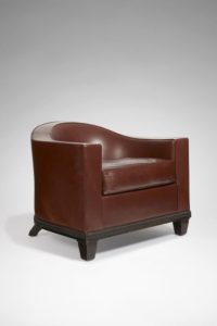 Fauteuil en cuir brun-rouge, circa 1928 | Jacques-Emile Ruhlmann