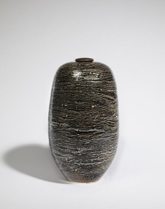 Large filigrané “pebble” box, 2019 | Valérie Hermans