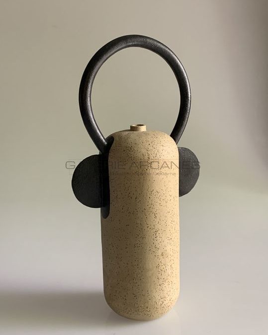 “Jeu d’anses”, Stoneware, 2019 | Jeanne Bonnefoy-Mercuriali