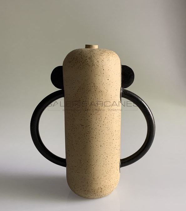 “Jeu d’anses”, Stoneware, 2019 | Jeanne Bonnefoy-Mercuriali