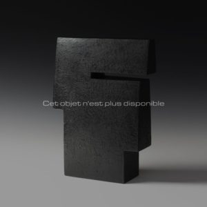 Contenir le vent « la 8-VI », sculpture céramique à couverte noire | Brigitte Marionneau