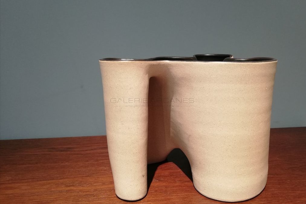 Polymorphic Vase, Sand Color Sandstone, 2013 | Gustavo Perez