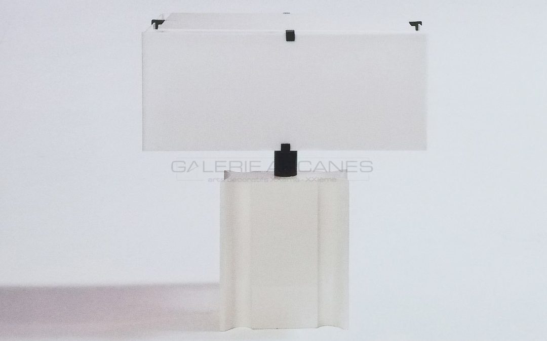 White table lamp, wood, circa 1965 | Jacques Quinet
