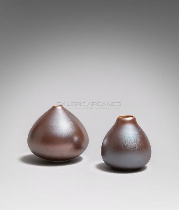 Small moiré piriform vases | Valérie Hermans