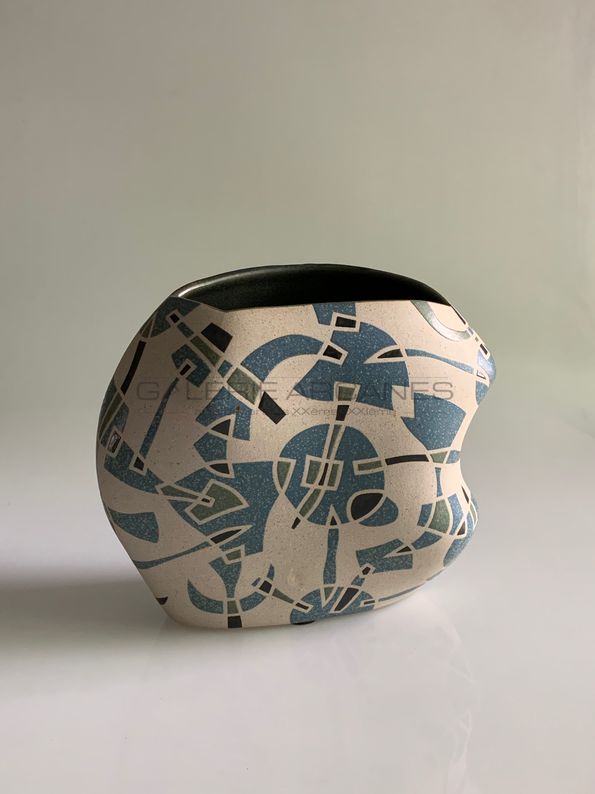 Gustavo Perez - Vase polyforme décor géométrique -2_ Galerie Arcanes l Arts Décoratifs XXe - Art Contemporain Paris
