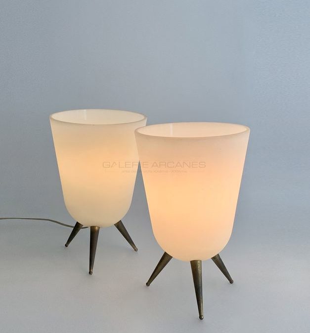 Pair of table lamps, opaline glass | Jean Perzel