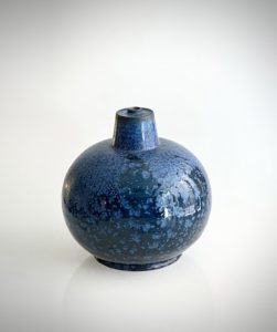 Large blue vase, stoneware, circa 1970 | Marius Bessone